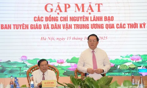 Gặp mặt các thế hệ lãnh đạo Ban Tuyên giáo và Dân vận Trung ương