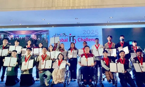 Việt Nam giành 3 giải thưởng lớn tại cuộc thi công nghệ thông tin cho người khuyết tật
