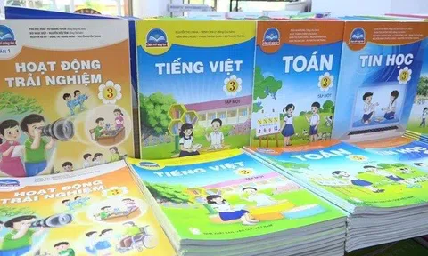 Không để học sinh vùng lũ thiếu sách giáo khoa khi trở lại trường