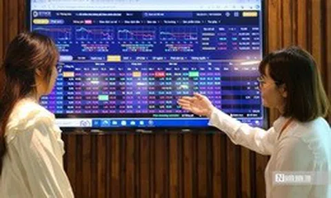 VN-Index tiến sát đỉnh cũ, dự báo còn rung lắc trước khi hướng tới mốc 1.800 điểm