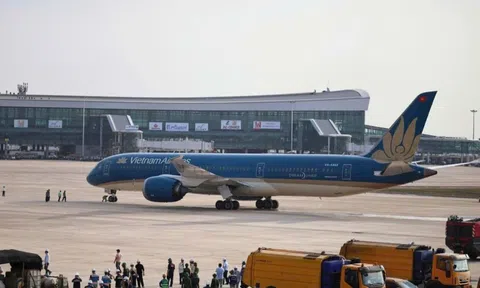 “Chim sắt” lớn nhất của hàng không Việt Nam hạ cánh xuống sân bay Long Thành