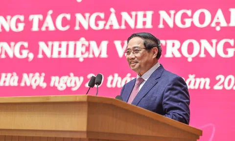 Thủ tướng: Củng cố vững chắc vành đai an ninh - phát triển của đất nước, giữ thế chủ động chiến lược