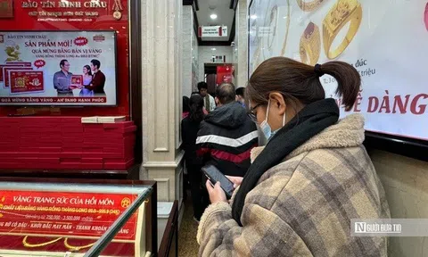 Mua bán vàng từ 20 triệu đồng phải chuyển khoản: Người mua vàng hiểu đúng để tránh bị phạt