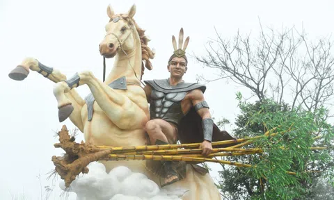 Chiêm ngưỡng linh vật ngựa như bước ra từ truyện cổ tích Thánh Gióng