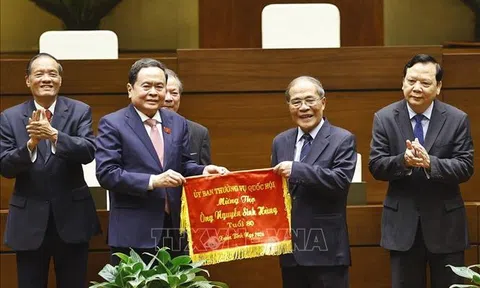 Chủ tịch Quốc hội Trần Thanh Mẫn gặp mặt nguyên lãnh đạo Quốc hội qua các thời kỳ