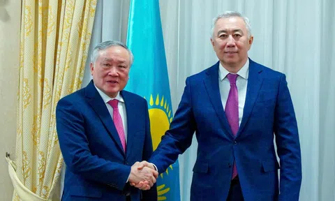 Kazakhstan sẵn sàng thúc thúc đẩy hợp tác, kết nối với với Việt Nam trong phát triển trung tâm tài chính quốc tế