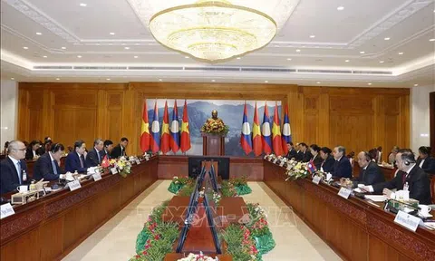 Chủ tịch Quốc hội Trần Thanh Mẫn hội kiến Chủ tịch Quốc hội Lào Saysomphone Phomvihane