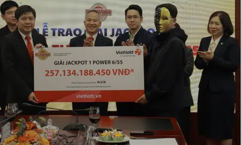 Một doanh nhân ở TPHCM đã gọi điện cho vợ ngay khi biết tin trúng Vietlott hơn 257 tỉ đồng