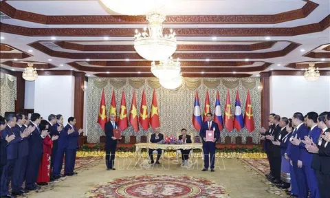 Tổng Bí thư Tô Lâm chứng kiến Lễ trao các văn kiện hợp tác Việt Nam - Lào