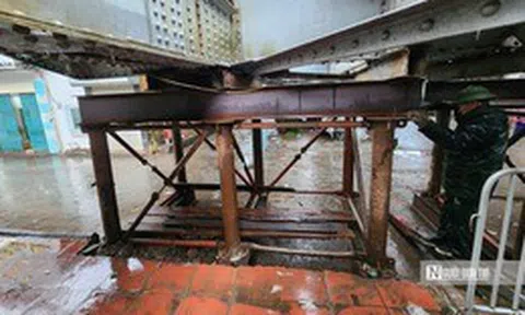 Hiện trạng cầu Long Biên phải "chống nạng" để sửa chữa, gia cố
