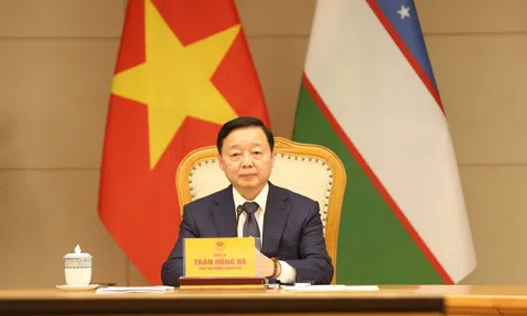 Phó Thủ tướng Trần Hồng Hà họp trực tuyến với Phó Thủ tướng Uzbekistan Jamshid Khodjaev