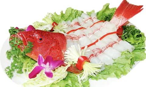 Cả nhà ngộ độc sau bữa cơm cá mú, hai bé gái tụt huyết áp nguy hiểm