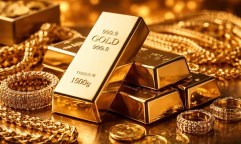 Giá vàng chiều nay 11/2, thị trường vàng sôi động trở lại, người mua xếp hàng chờ