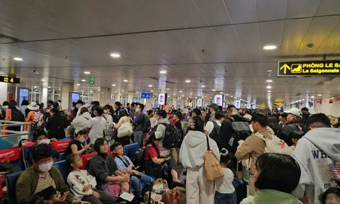 Diễn biến bất ngờ tại sân bay Tân Sơn Nhất ngày 26 Tết