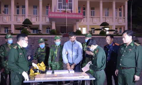 Người giữ mùa xuân nơi phên dậu Tổ quốc