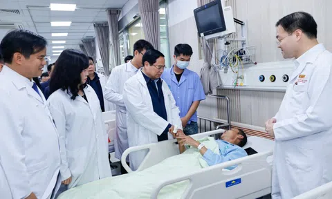 Phát huy vai trò bệnh viện tuyến cuối "giành giật sự sống, là hy vọng lớn nhất của người bệnh"