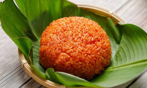 Mách bạn cách nấu xôi gấc cúng Tết để năm mới "đỏ như son"