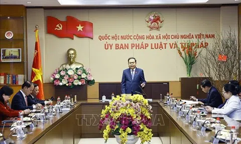 Chủ tịch Quốc hội Trần Thanh Mẫn làm việc với các cơ quan của Quốc hội