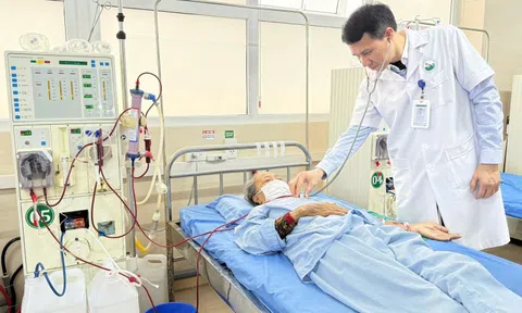 Bệnh viện sáng đèn xuyên Tết, vì sức khỏe người dân