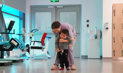 Em bé ở Thái Nguyên sống thực vật sau đuối nước "hồi sinh" kỳ diệu