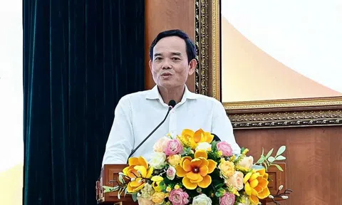 Bí thư Trần Lưu Quang lắng nghe cử tri trung tâm Tp.HCM