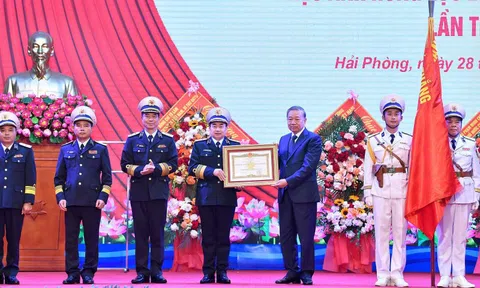 Xây dựng thế trận quốc phòng toàn dân và 'thế trận lòng dân' trên biển ngày càng vững chắc