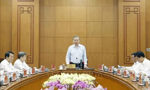 Tiếp tục kiên quyết, kiên trì đấu tranh chống 'giặc nội xâm' với tư duy, cách làm mới