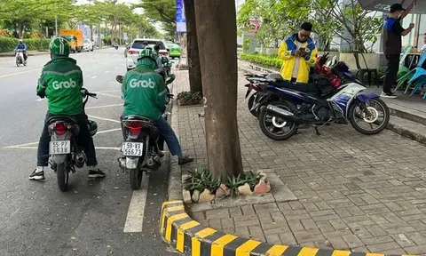 Giá xăng tăng mạnh, tài xế công nghệ ngại nhận cuốc ngắn