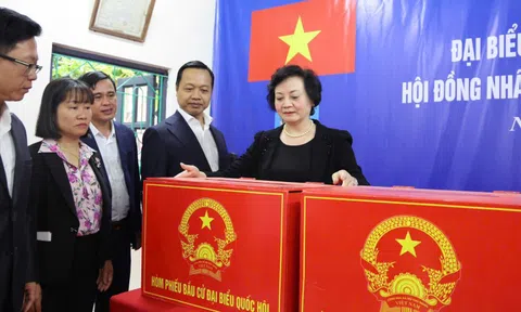 Phó Thủ tướng Phạm Thị Thanh Trà kiểm tra công tác chuẩn bị bầu cử tại Điện Biên