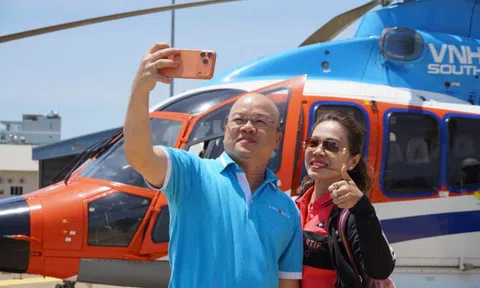VIDEO: Du khách lần đầu tiên check-in trên tour du lịch bằng trực thăng ở TPHCM