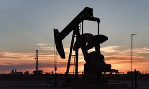 Căng thẳng hạ nhiệt đẩy giá dầu lao dốc