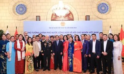 Thủ tướng Phạm Minh Chính gặp gỡ cán bộ, nhân viên Đại sứ quán và cộng đồng người Việt Nam tại Liên bang Nga