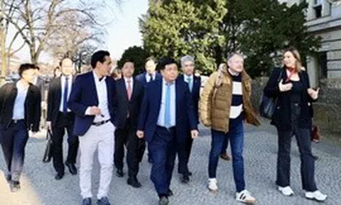 Phó Thủ tướng Nguyễn Chí Dũng thăm Trung tâm Khởi nghiệp, Đại học Kỹ thuật Berlin