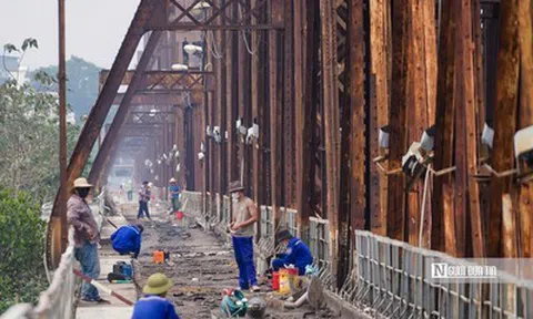 Cận cảnh việc sửa chữa, trùng tu cầu Long Biên