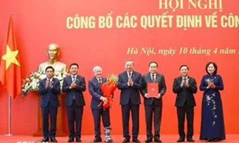 Tổng Bí thư, Chủ tịch nước Tô Lâm trao Quyết định của Bộ Chính trị chỉ định Đảng ủy Quốc hội nhiệm kỳ 2025-2030
