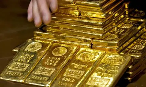 Giá vàng hôm nay (13/4): Đầu tuần, giá vàng thế giới rơi thẳng đứng, vàng miếng SJC và nhẫn giảm sâu