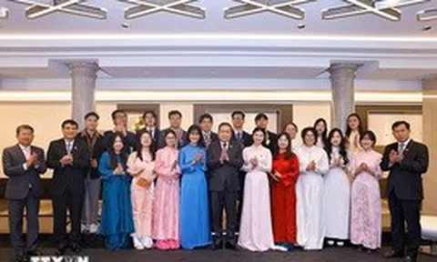 Chủ tịch Quốc hội gặp Hội sinh viên và lưu học sinh tiêu biểu của Việt Nam tại Italy