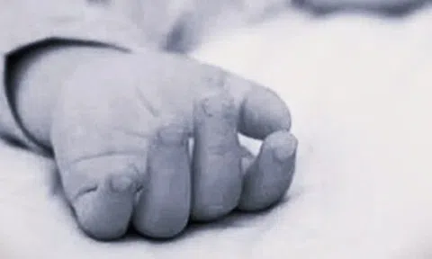 Bé gái 2 tuổi tử vong trong ô tô, bác sĩ chỉ mặt điểm tên những điều "ám ảnh" có thể xảy ra trong vài phút