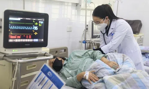 Bệnh nhân mắc cúm B biến chứng nặng, bác sĩ cảnh báo  nhiều đối tượng