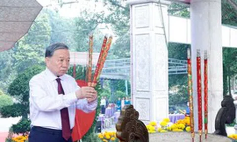 Tổng Bí thư, Chủ tịch nước Tô Lâm dâng hương tại Nghĩa trang Liệt sĩ Tân Biên