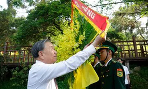 Tổng Bí thư, Chủ tịch nước Tô Lâm dâng hương tưởng niệm Đại tướng Võ Nguyên Giáp