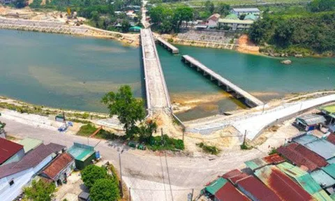 Cầu xây xong đã lâu nhưng vẫn... "đứng chờ" đường dẫn
