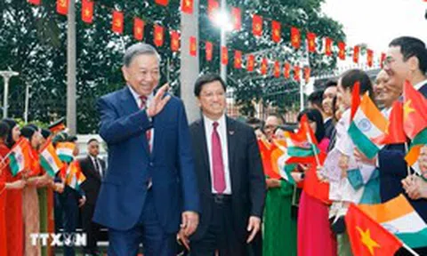 Tổng Bí thư, Chủ tịch nước Tô Lâm gặp gỡ cộng đồng người Việt Nam tại Ấn Độ