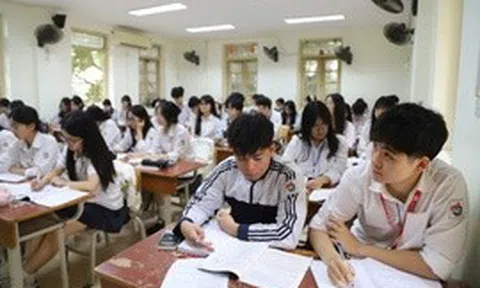 Thi tốt nghiệp THPT 2026: Thí sinh đăng ký miễn thi ngoại ngữ giảm mạnh