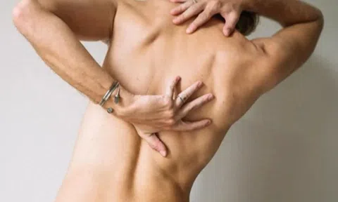Cơn ngứa “khủng khiếp” khắp cơ thể, ông lão 63 tuổi sốc nặng với kết quả chẩn đoán