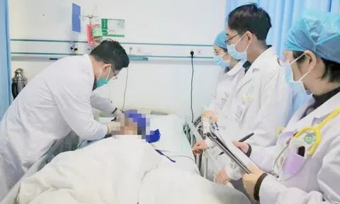 Thiếu niên 15 tuổi "gan trắng xoá" vì thường xuyên ăn món khoái khẩu nhiều người mê