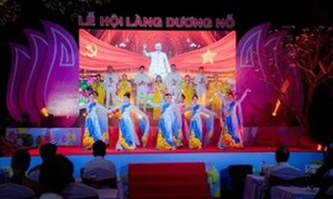 Lễ hội làng Dương Nỗ-nơi Chủ tịch Hồ Chí Minh sinh sống, học tập thời niên thiếu