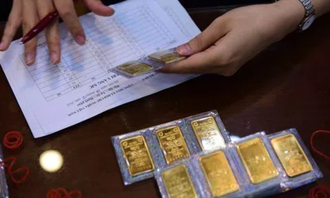 Phạt đến 50 triệu đồng nếu không khai báo việc mang vàng, tiền mặt khi xuất cảnh