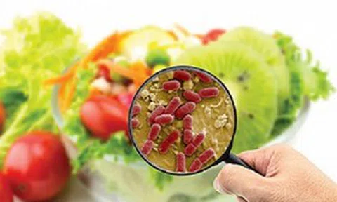 Thông tin mới nhất 27 học sinh nhập viện nghi do ngộ độc thực phẩm