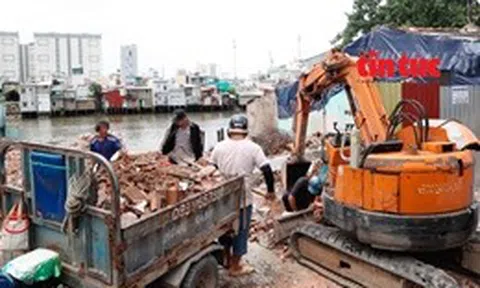 TP Hồ Chí Minh tăng tốc di dời nhà ở ven kênh để chỉnh trang đôi thị